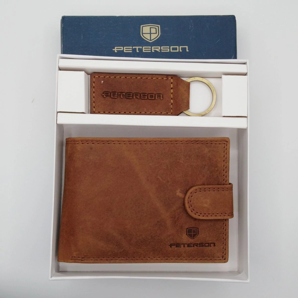 N003L Peterson pénztárca + kulcstartó szett cognac
